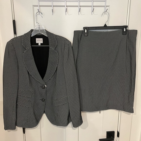 Vintage Armani Collezioni Jacquard 2 PC Chevron Skirt Suit Blazer Size 12 - Picture 1 of 14